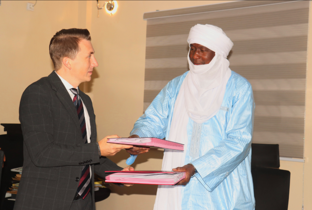 le-niger-et-la-societe-star-link-signent-un-accord-de-fourniture-d-internet-a-haut-debit