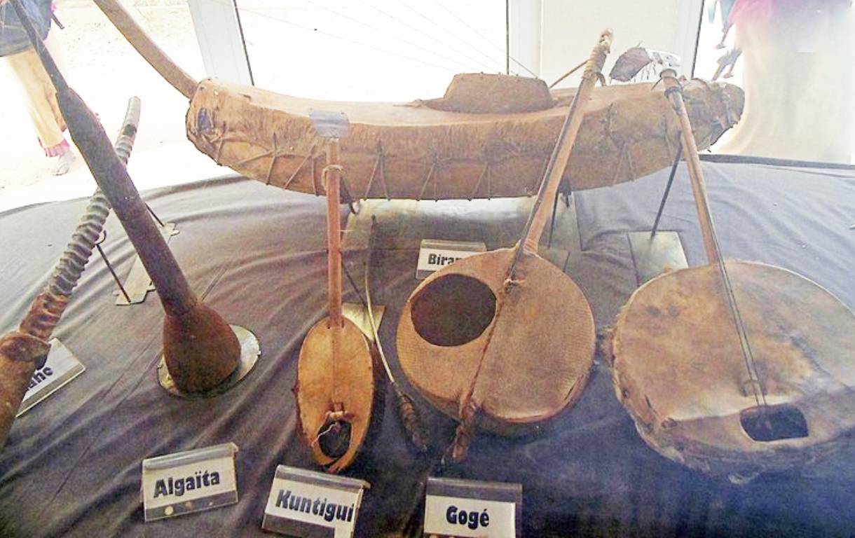 les-instruments-de-musique-traditionnels-du-niger-un-patrimoine-culturel-a-sauvegarder-et-a-valoriser